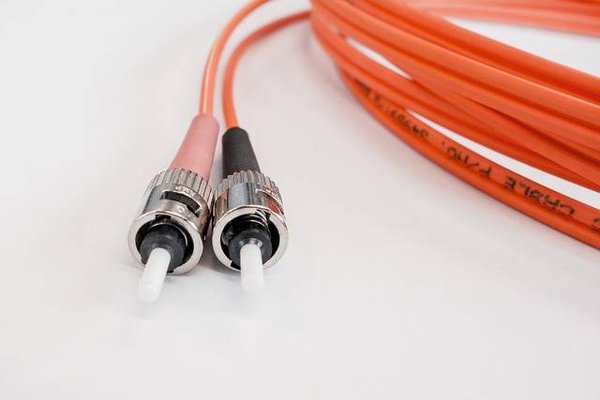 Points essentiels avant de choisir un câble fibre optique 20m